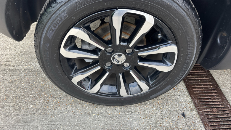 Vauxhall Crossland 1.2 Turbo [130] Design 5dr Auto Petrol Hatchback